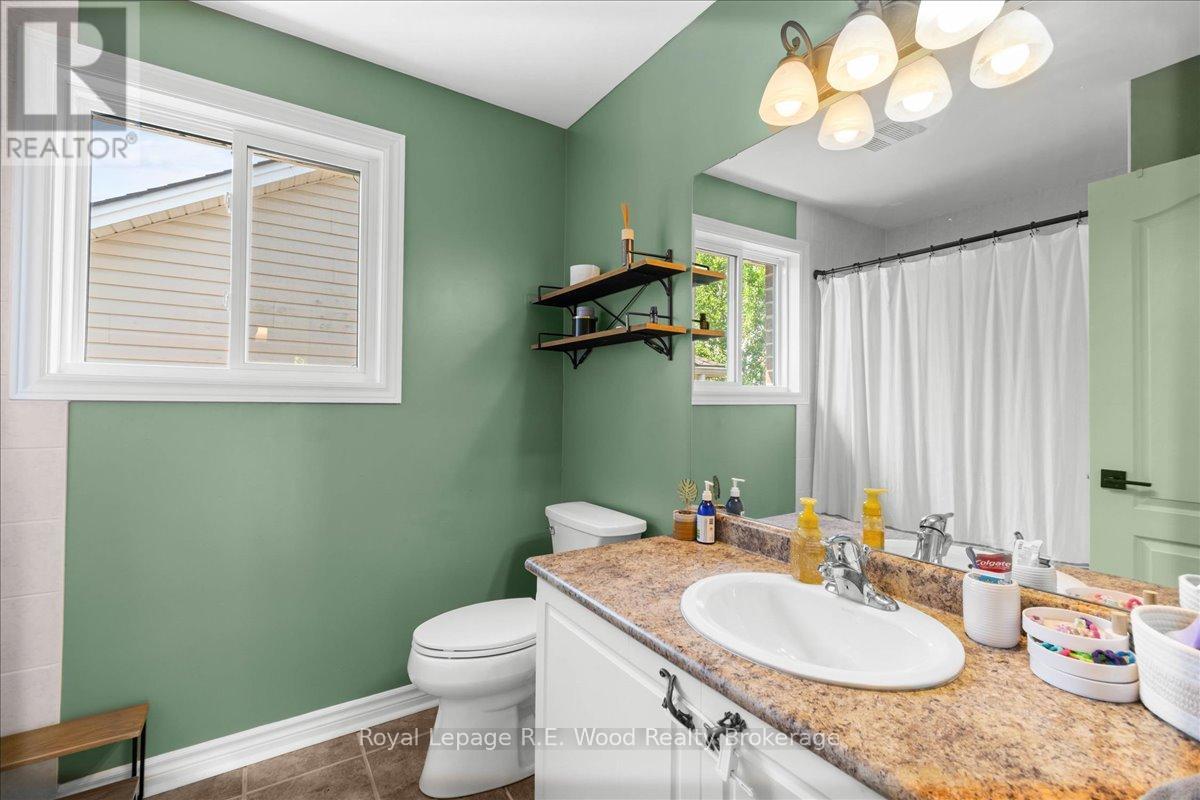 6 Owen Street, Ingersoll, Ontario  N5C 4H3 - Photo 17 - X12416101