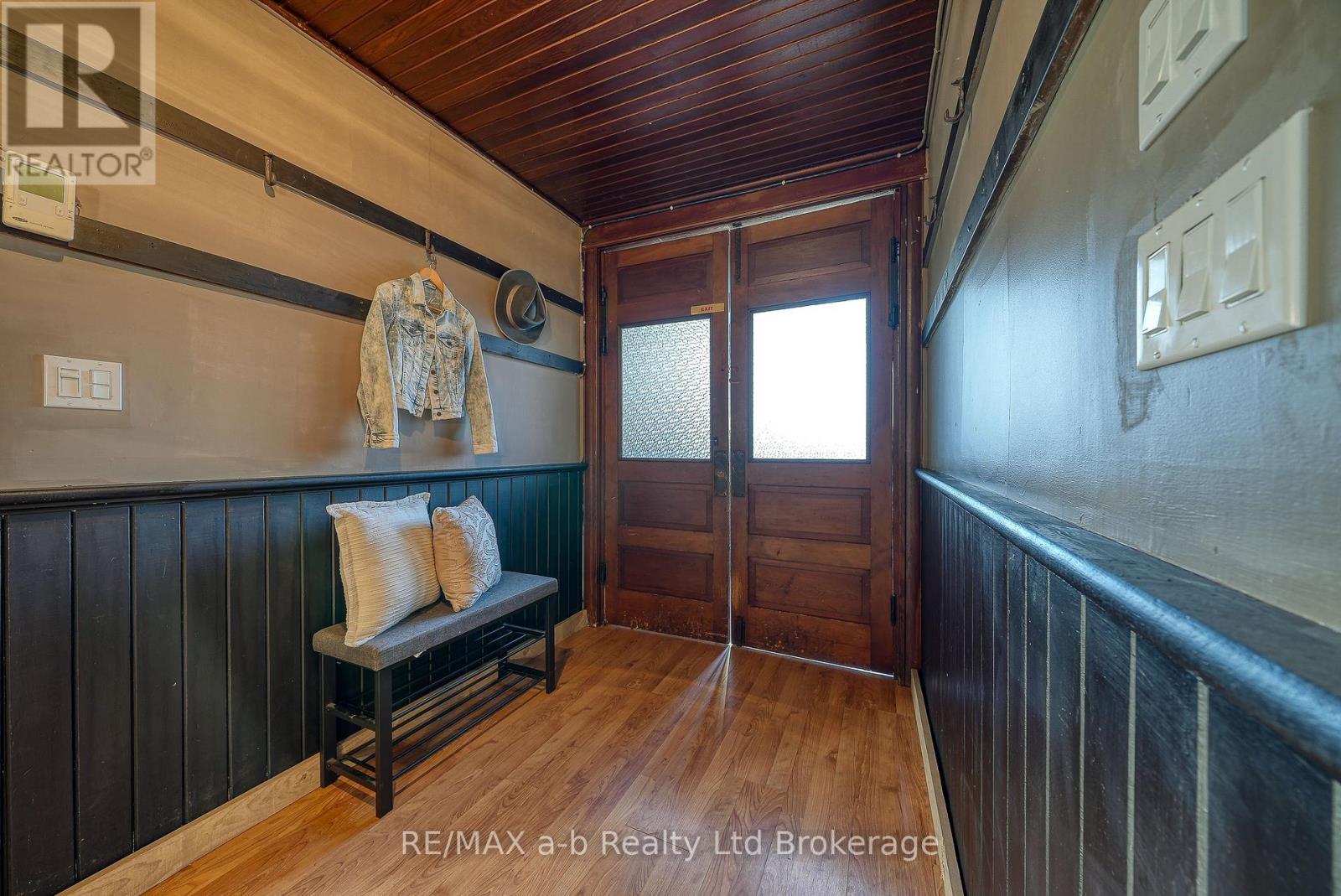 5924 Putnam Road, Thames Centre, Ontario  N0L 2J0 - Photo 24 - X12473804