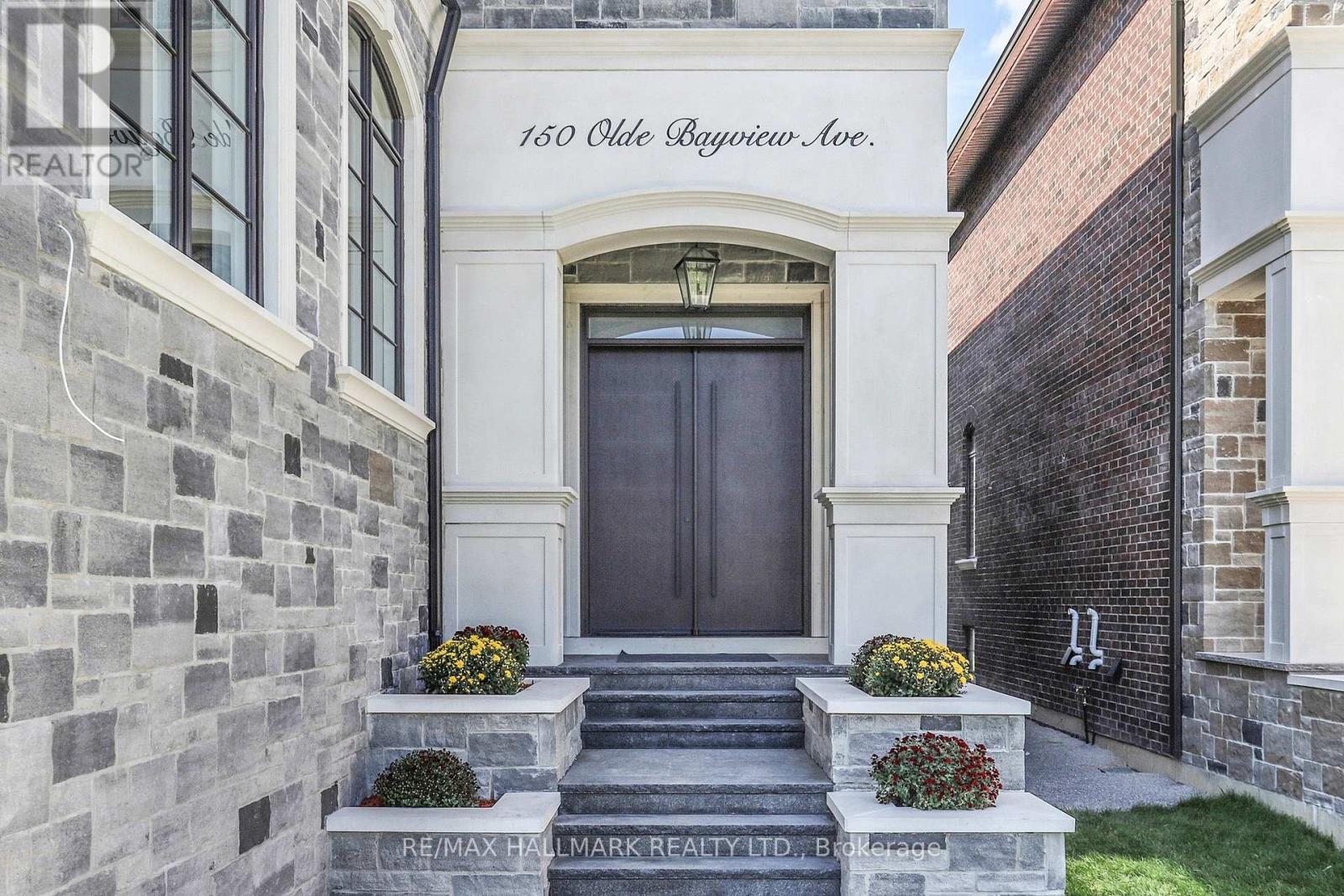 150 Olde Bayview Avenue, Richmond Hill, Ontario  L4E 3C6 - Photo 2 - N12473807