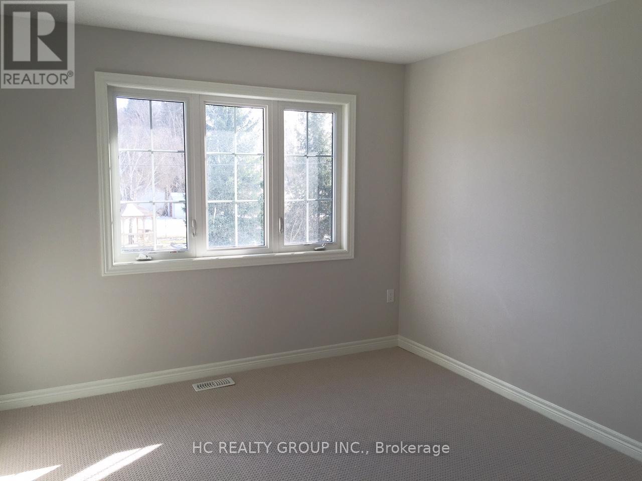 19 Zenyatta Lane, East Gwillimbury, Ontario  L9N 1K9 - Photo 6 - N12473799
