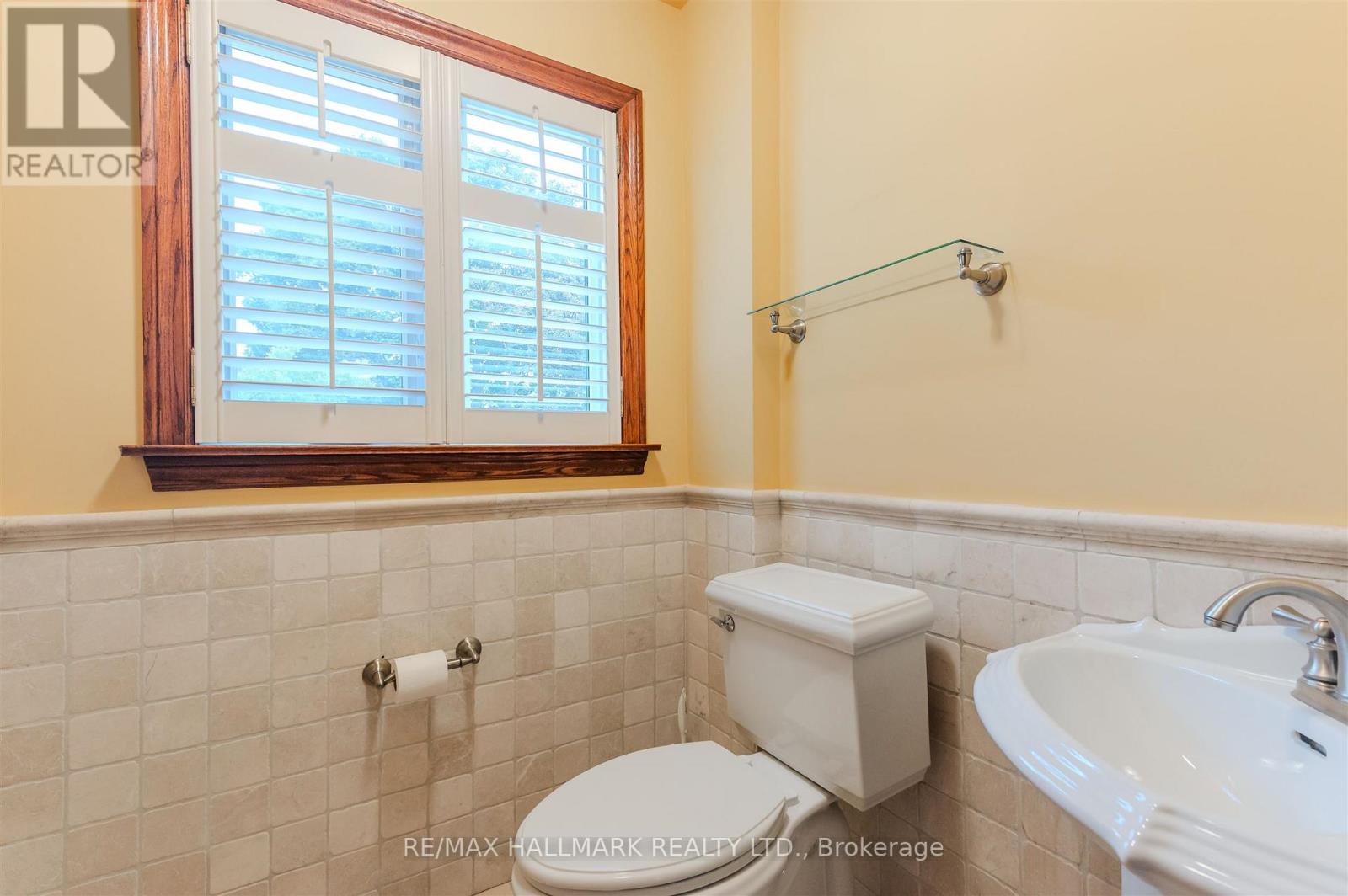 145 Old Surrey Lane, Richmond Hill, Ontario  L4C 6R9 - Photo 16 - N12473852