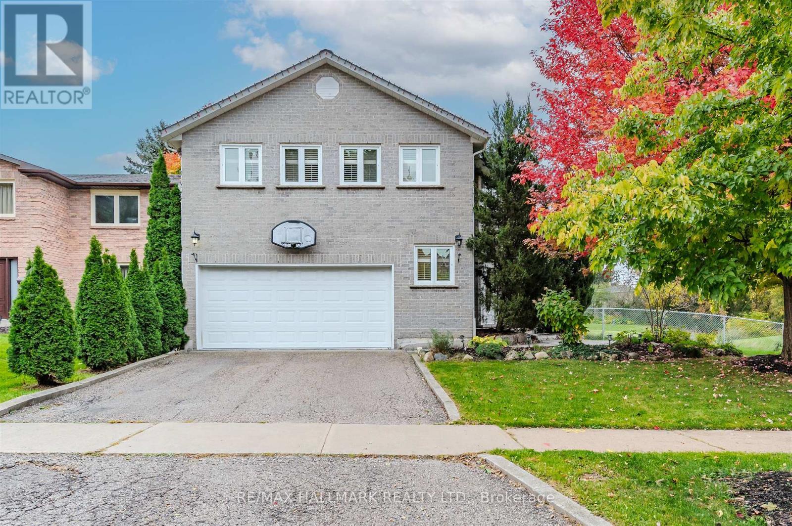 145 Old Surrey Lane, Richmond Hill, Ontario  L4C 6R9 - Photo 1 - N12473852
