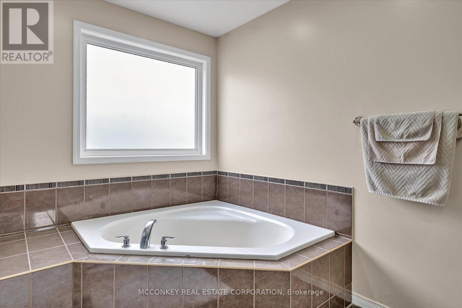 609 Ackerman Crescent, Peterborough, Ontario  K9K 2S5 - Photo 26 - X12477734