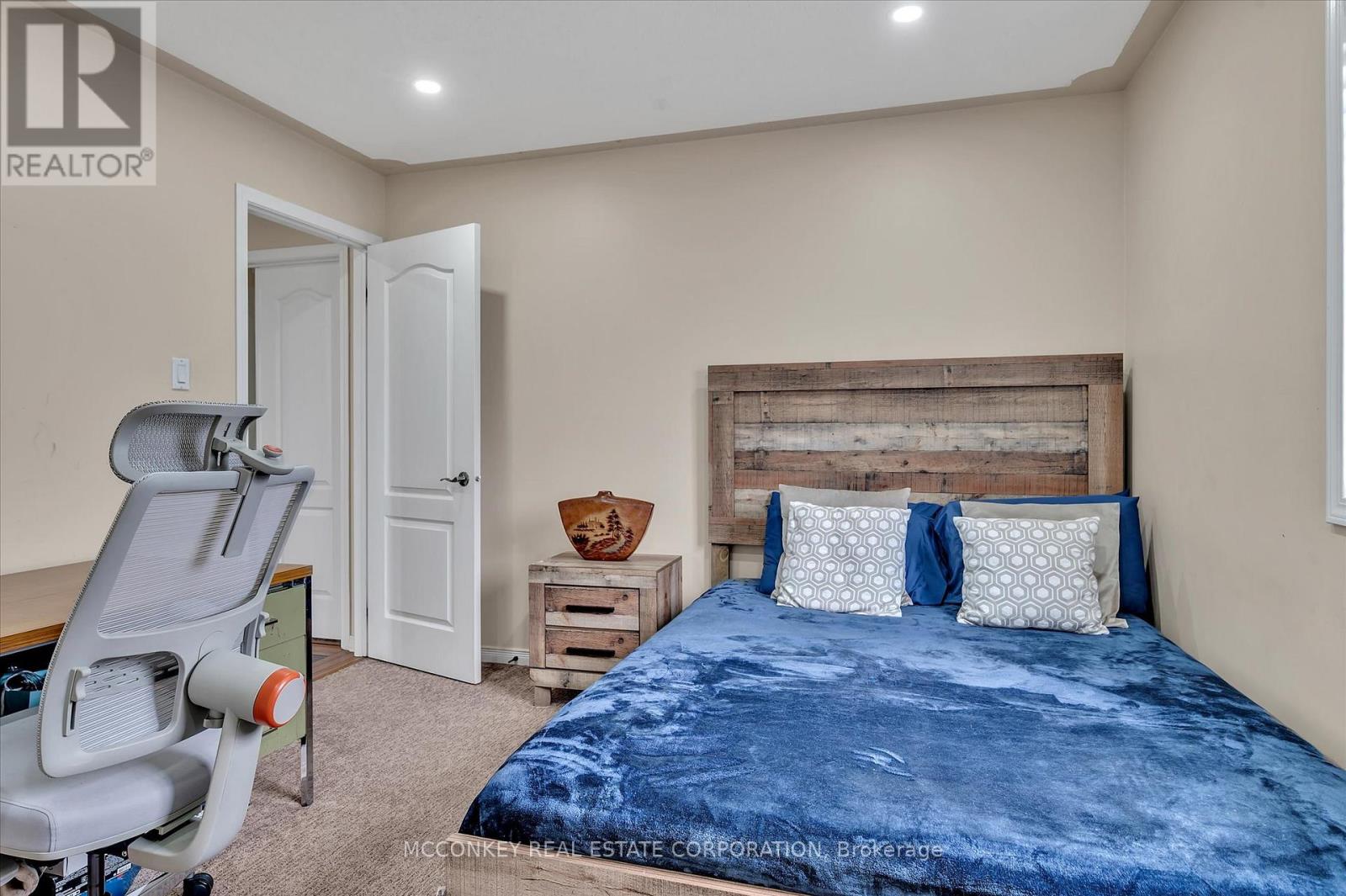 609 Ackerman Crescent, Peterborough, Ontario  K9K 2S5 - Photo 33 - X12477734