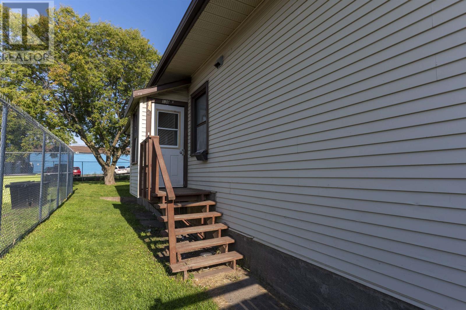 136 Court St S, Thunder Bay, Ontario  P7B 2X4 - Photo 3 - TB252741