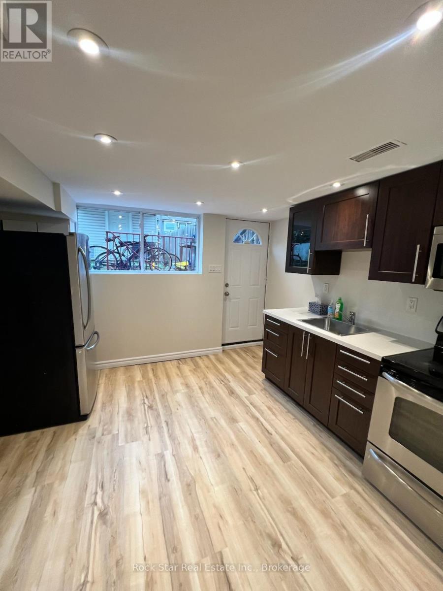 562 Greenhill Avenue, Hamilton, Ontario  L8K 5E8 - Photo 12 - X12477729