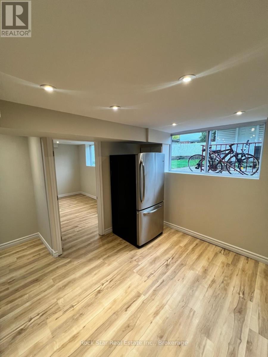 562 Greenhill Avenue, Hamilton, Ontario  L8K 5E8 - Photo 15 - X12477729