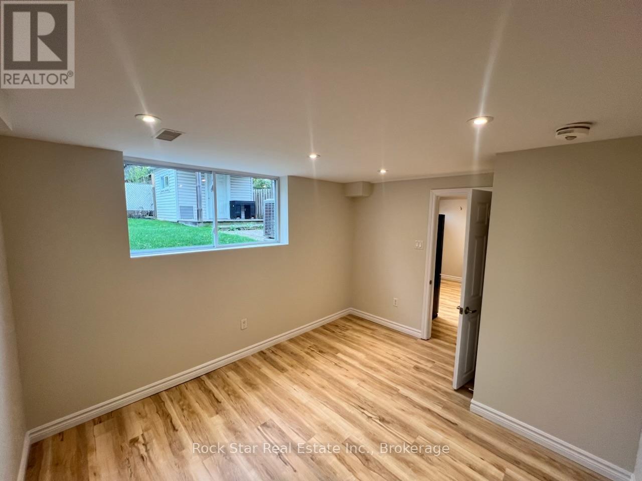 562 Greenhill Avenue, Hamilton, Ontario  L8K 5E8 - Photo 17 - X12477729