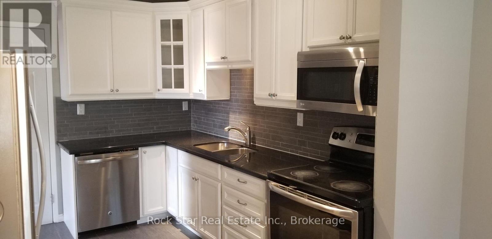 562 Greenhill Avenue, Hamilton, Ontario  L8K 5E8 - Photo 5 - X12477729