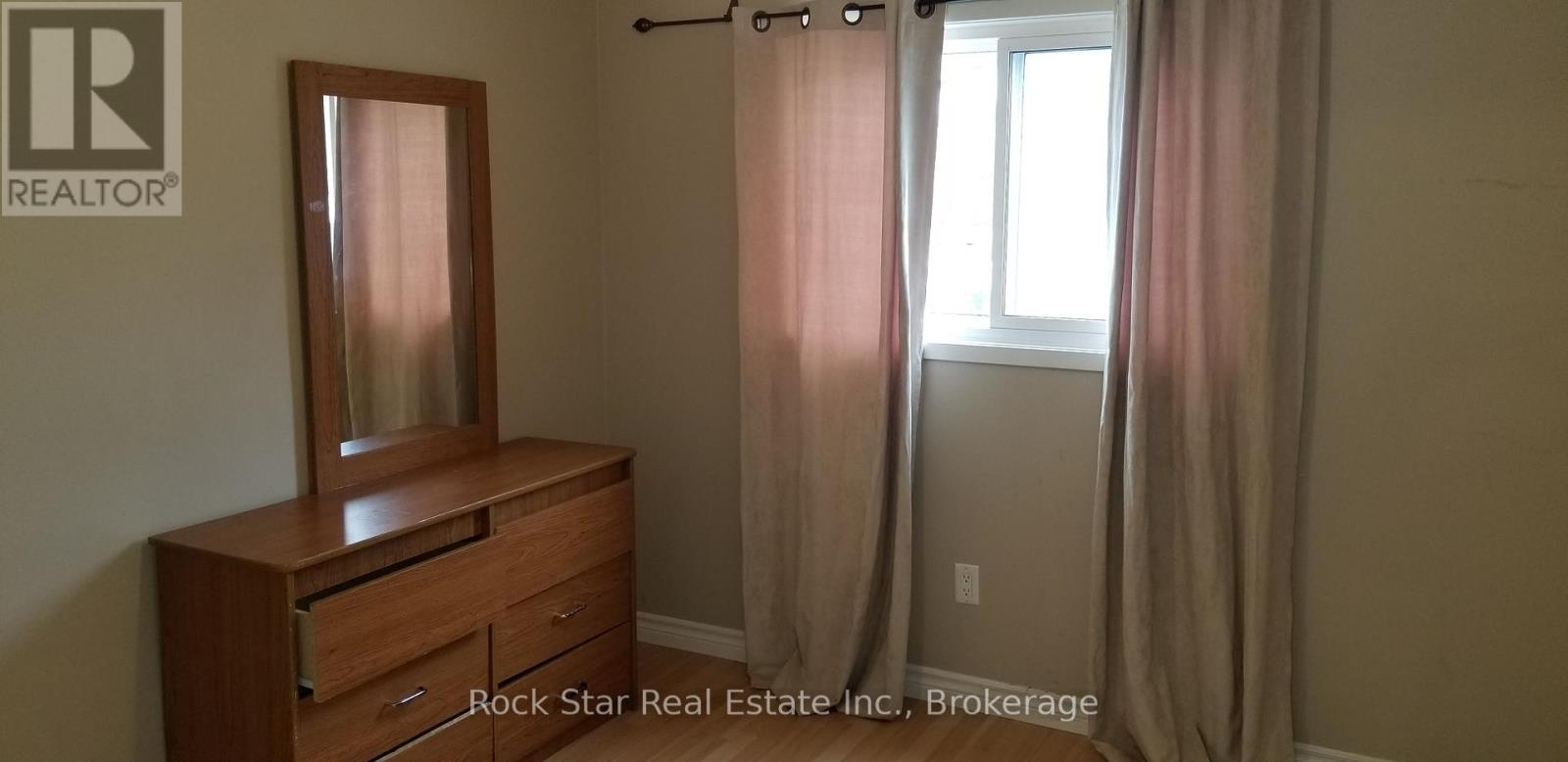 562 Greenhill Avenue, Hamilton, Ontario  L8K 5E8 - Photo 9 - X12477729
