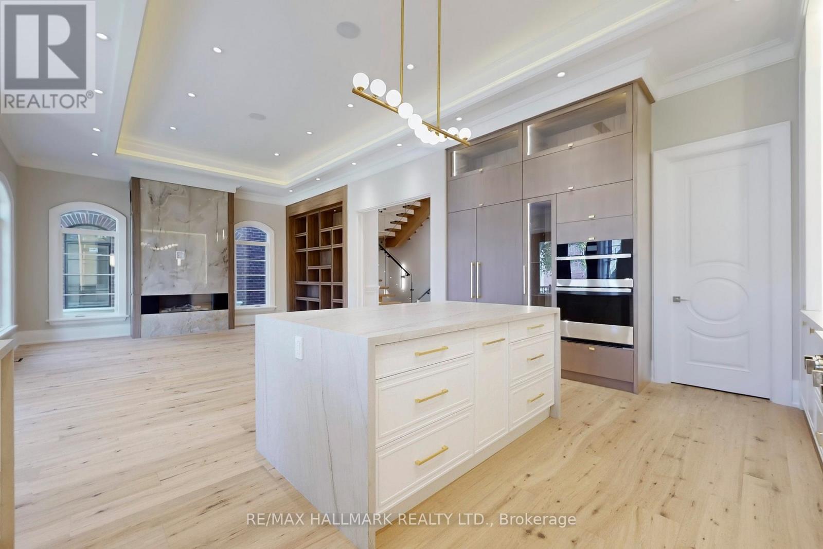 150 Olde Bayview Avenue, Richmond Hill, Ontario  L4E 3C6 - Photo 7 - N12473807