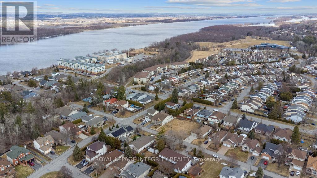 924 Beauchamp Avenue, Ottawa, Ontario  K1C 3A8 - Photo 7 - X12477704