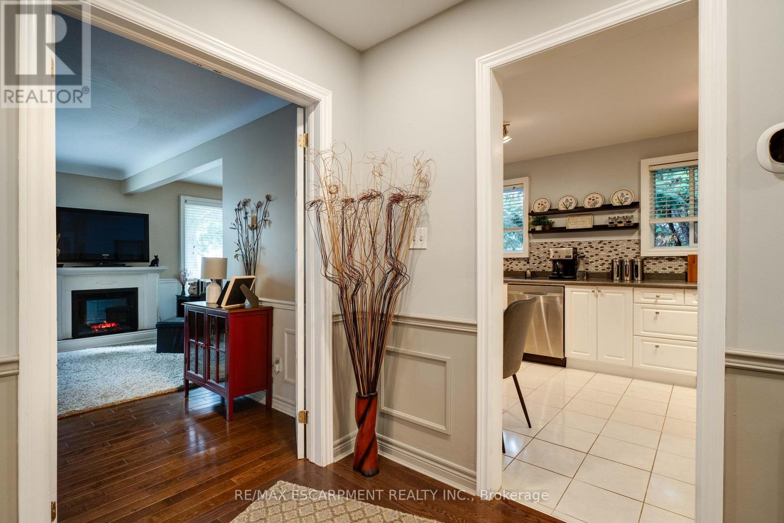 4 Adelaide Avenue, Brantford, Ontario  N3S 7H3 - Photo 11 - X12477679