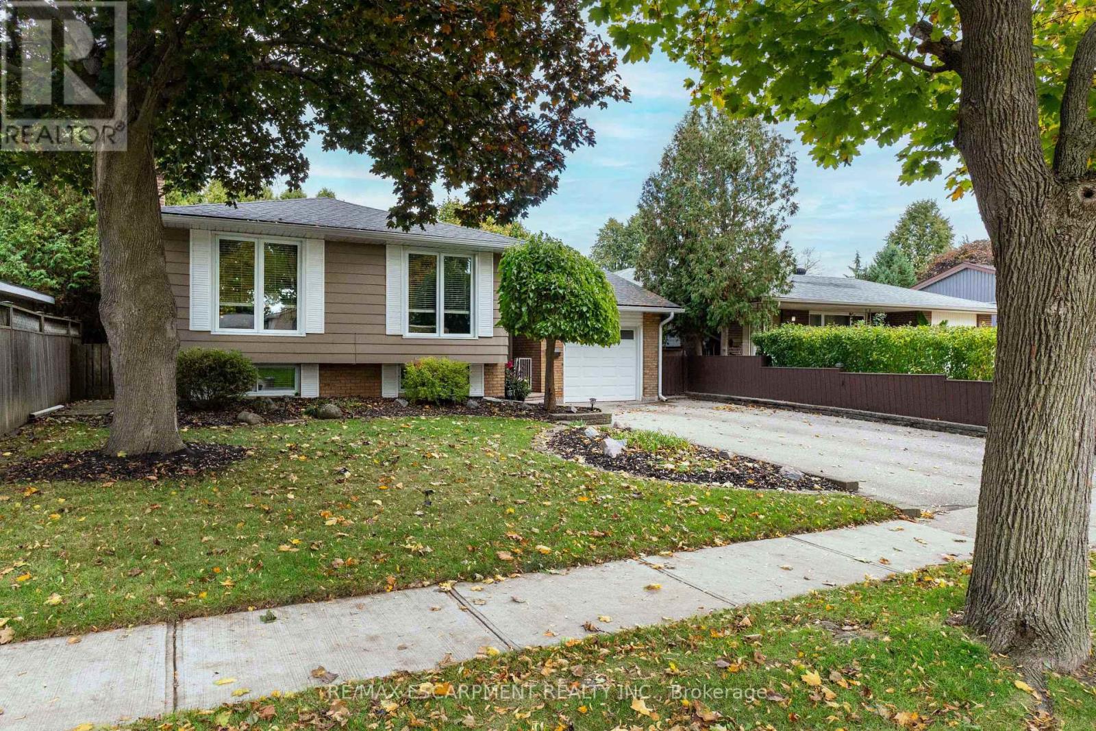 4 Adelaide Avenue, Brantford, Ontario  N3S 7H3 - Photo 3 - X12477679