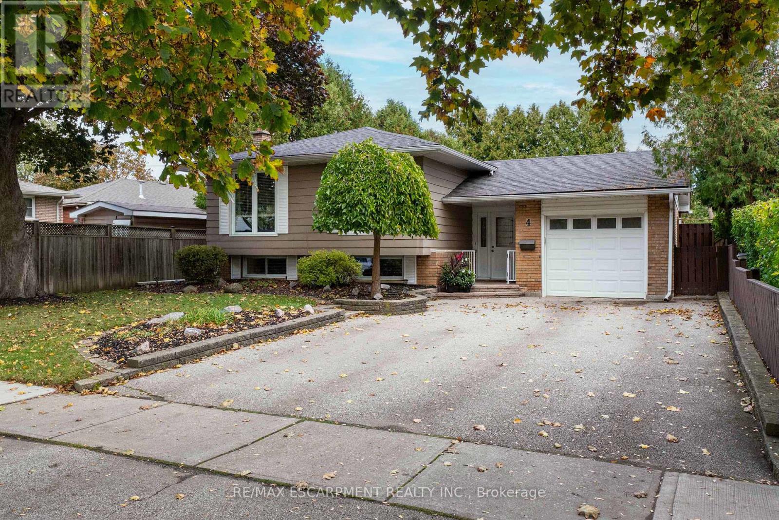 4 Adelaide Avenue, Brantford, Ontario  N3S 7H3 - Photo 5 - X12477679