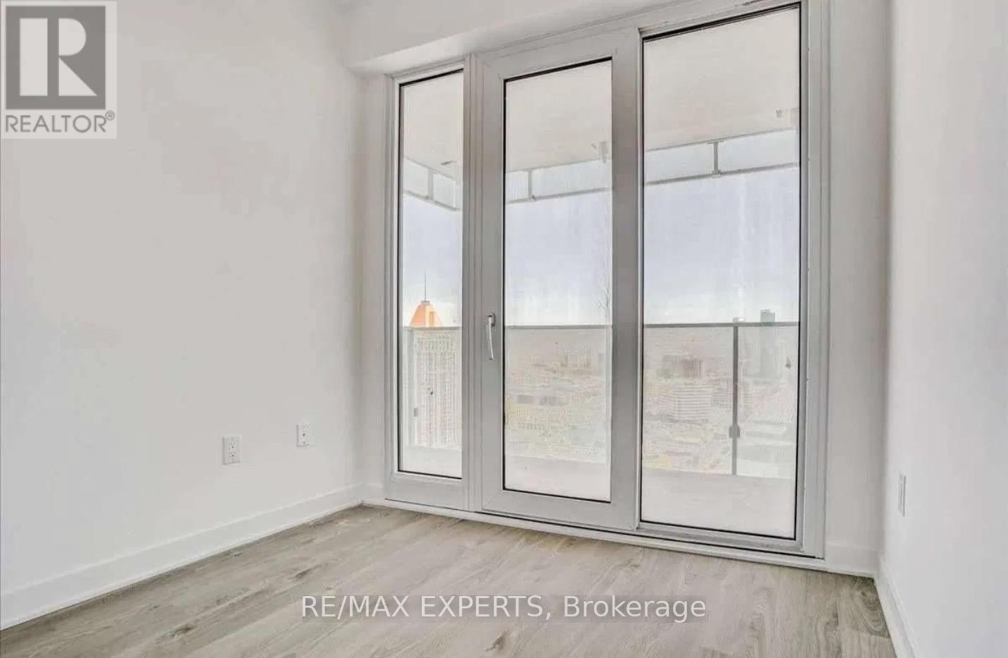 2710 - 3900 Confederation Parkway, Mississauga, Ontario  L5B 0M3 - Photo 10 - W12473827