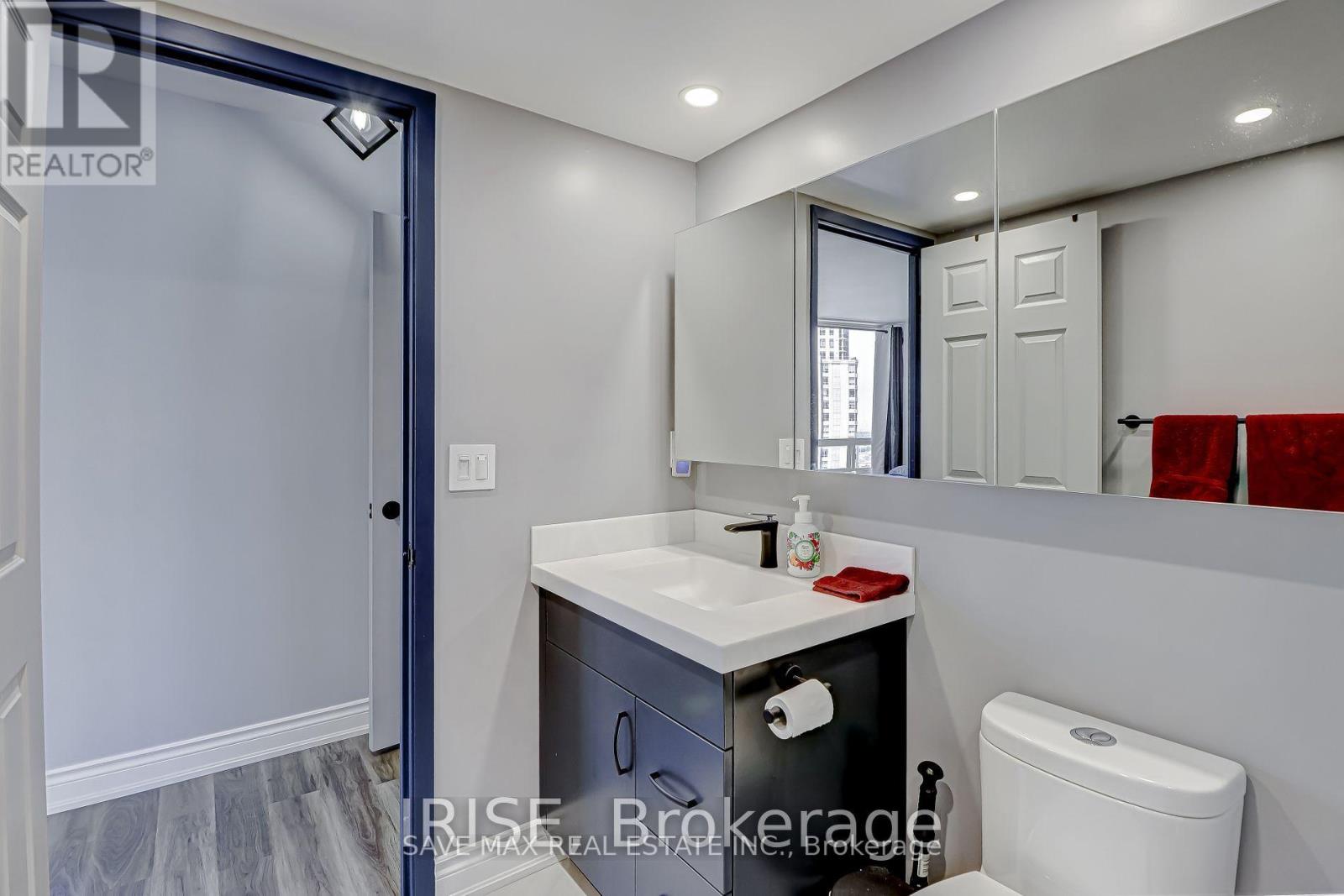 1906 - 50 Eglington Avenue W, Mississauga, Ontario  L5R 3P5 - Photo 20 - W12473838