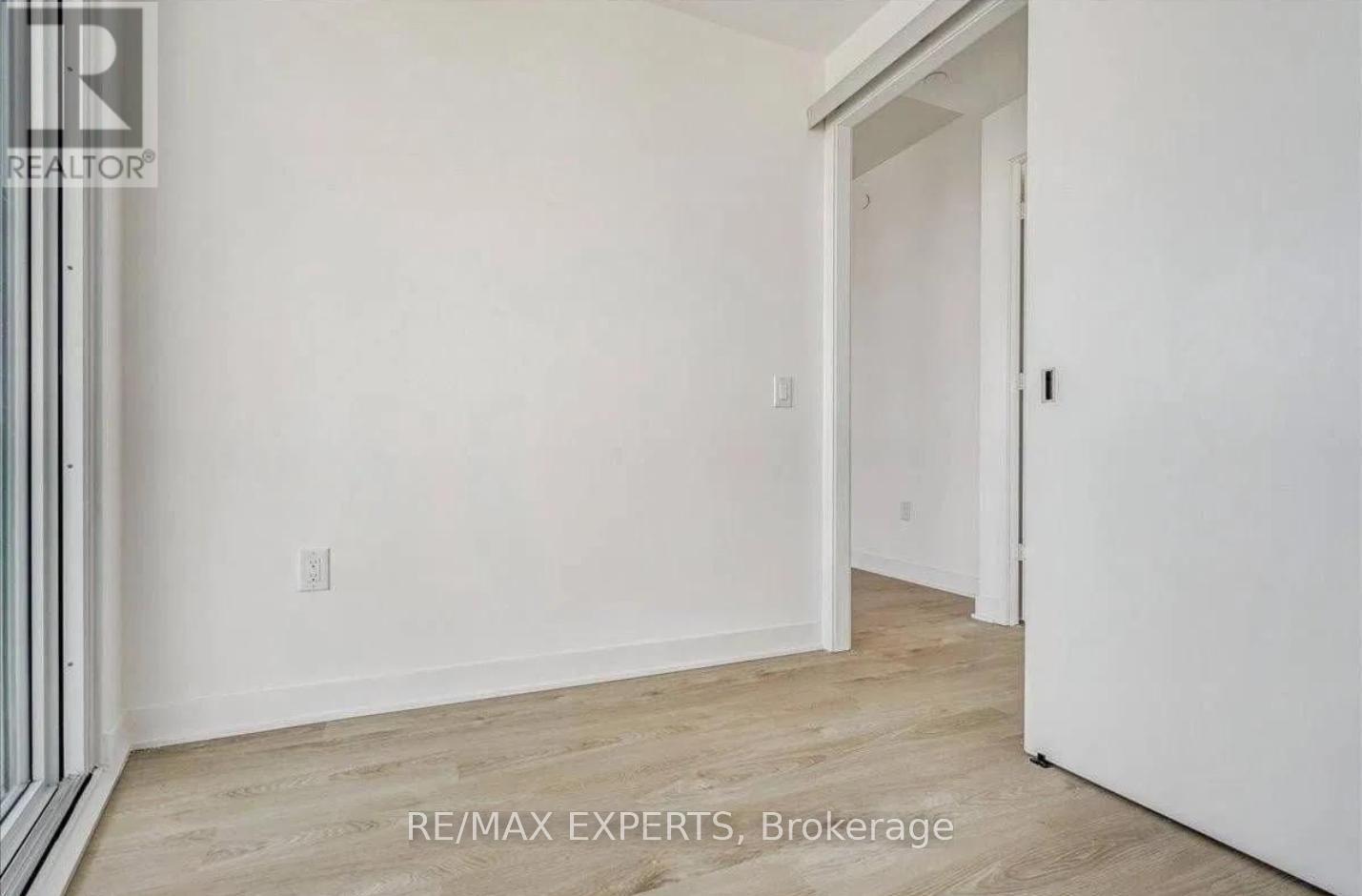 2710 - 3900 Confederation Parkway, Mississauga, Ontario  L5B 0M3 - Photo 11 - W12473827