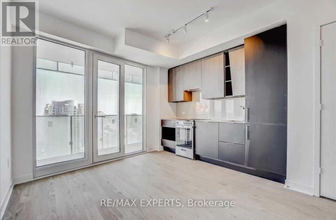 2710 - 3900 Confederation Parkway, Mississauga, Ontario  L5B 0M3 - Photo 5 - W12473827