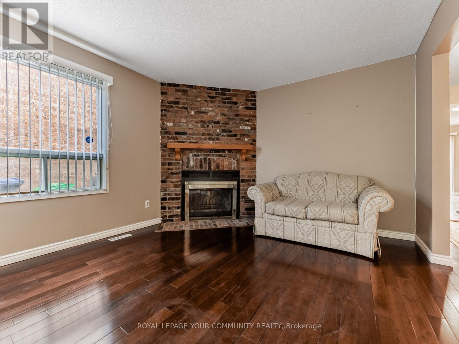 133 Wexford Road, Brampton, Ontario  L6Z 2T5 - Photo 7 - W12473887