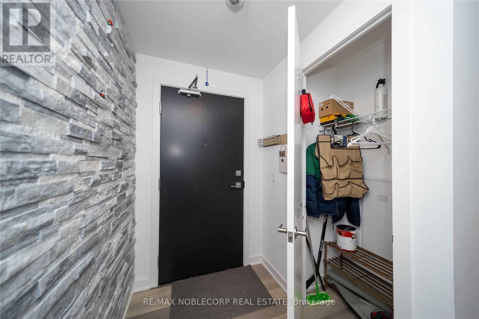 C321 - 5260 Dundas Street, Burlington, Ontario  L7L 0J7 - Photo 5 - W12473869