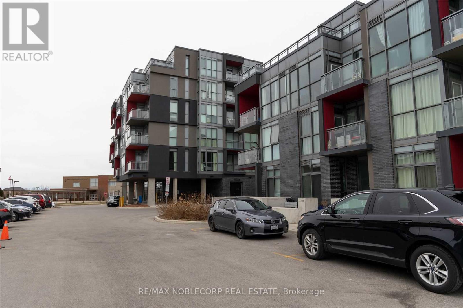 C321 - 5260 Dundas Street, Burlington, Ontario  L7L 0J7 - Photo 2 - W12473869