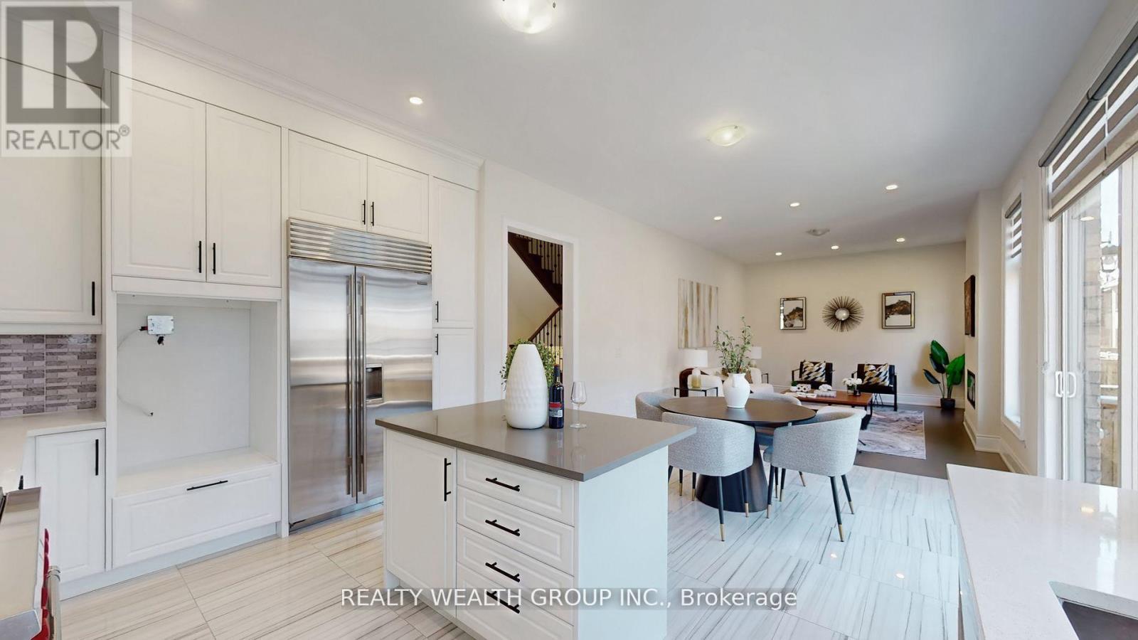 2421 Irene Crescent, Oakville, Ontario L6H 7C5 - Photo 9 - W12473894