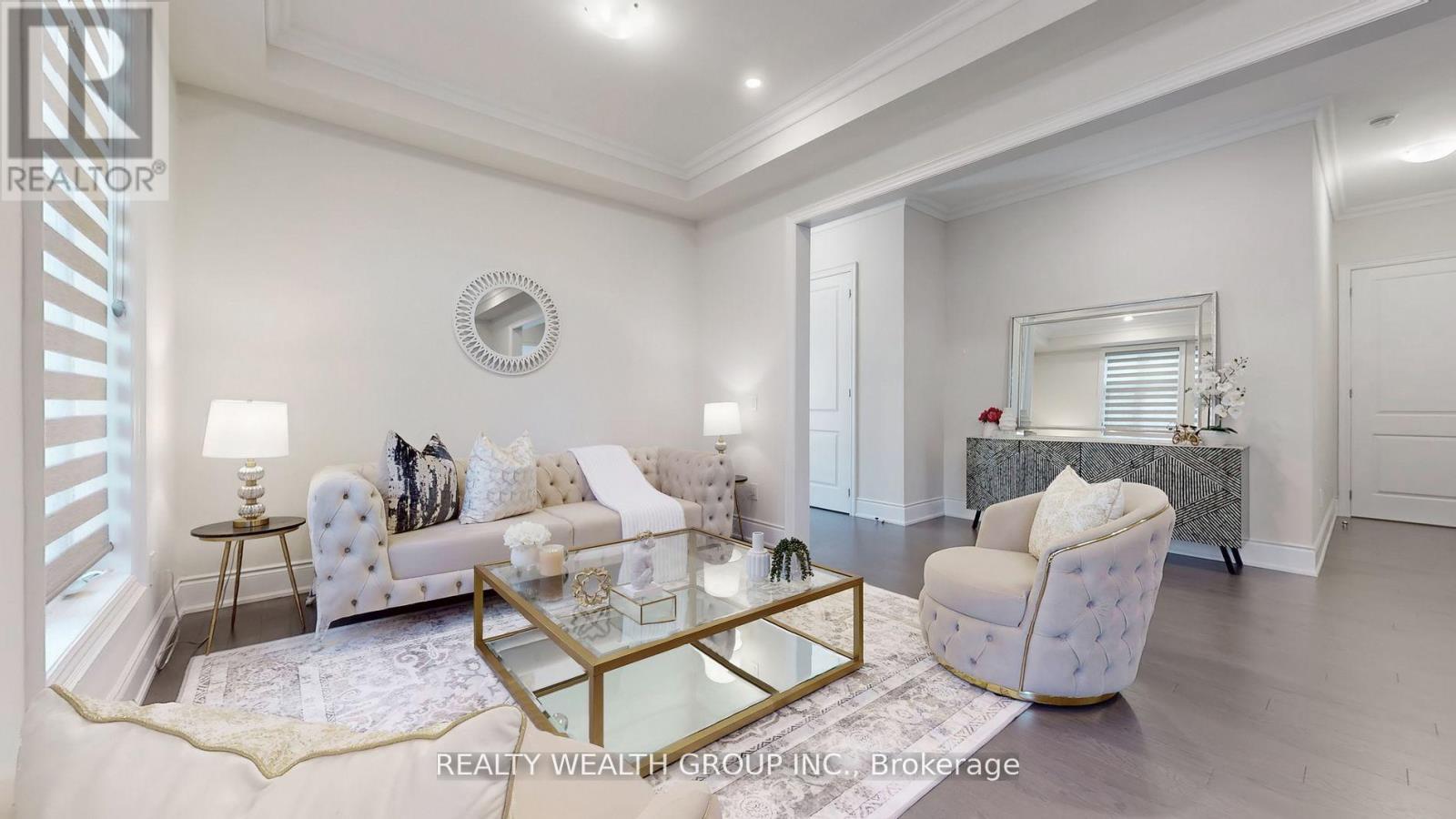 2421 Irene Crescent, Oakville, Ontario L6H 7C5 - Photo 2 - W12473894