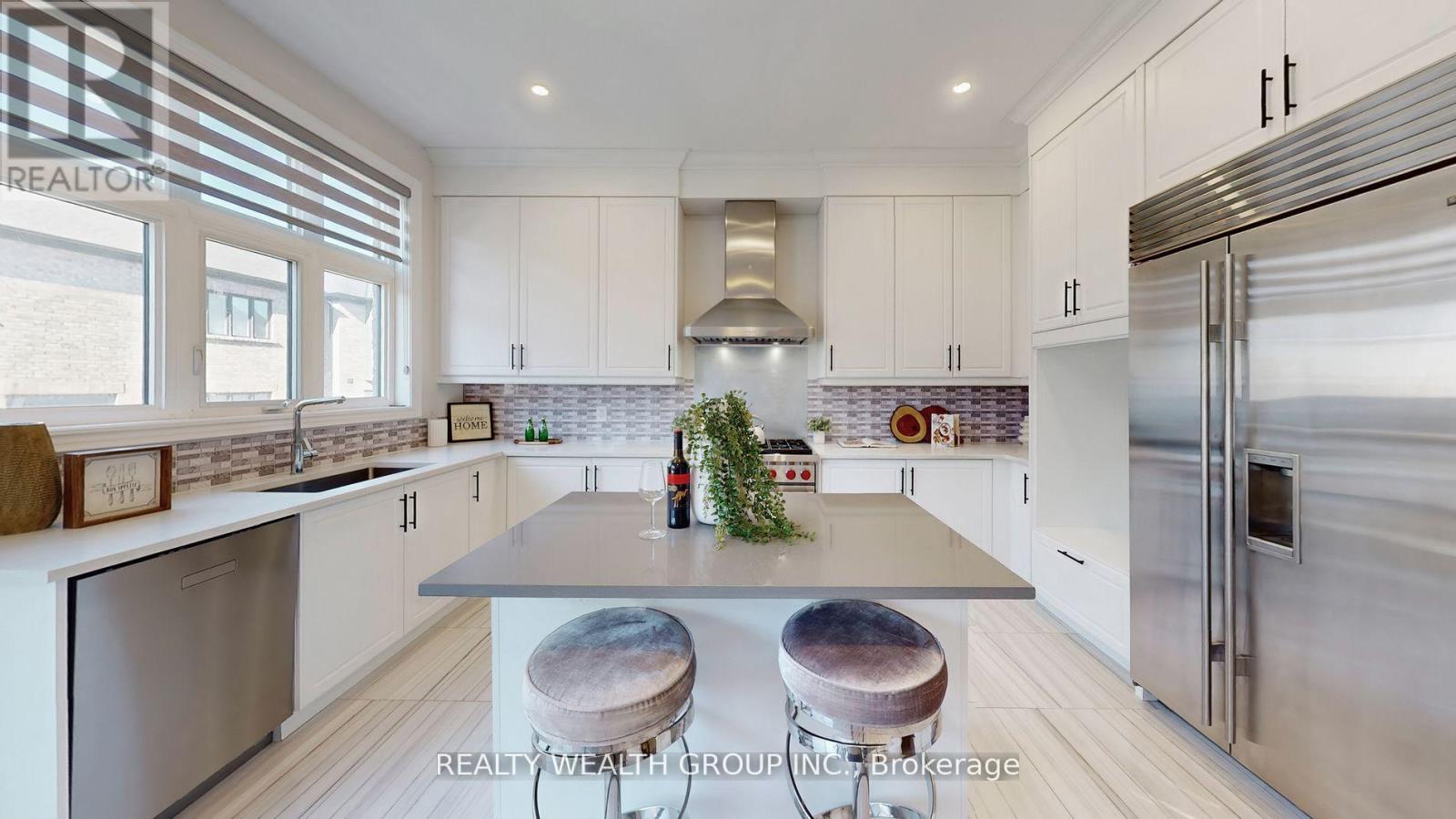 2421 Irene Crescent, Oakville, Ontario L6H 7C5 - Photo 6 - W12473894