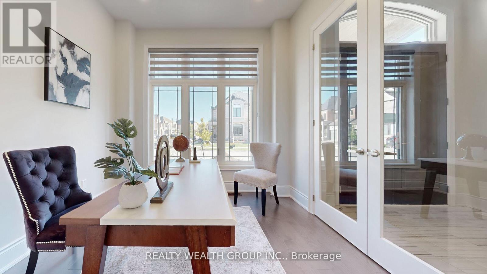 2421 Irene Crescent, Oakville, Ontario L6H 7C5 - Photo 14 - W12473894