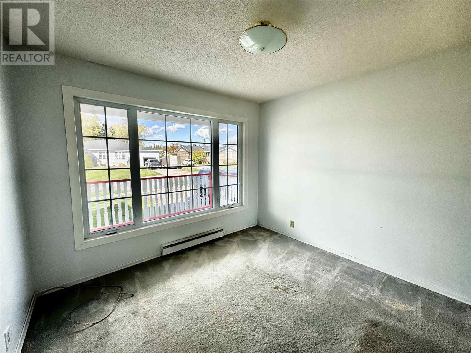 34 Laverendrye Cres, Marathon, Ontario P0T 2E0 - Photo 7 - TB251936