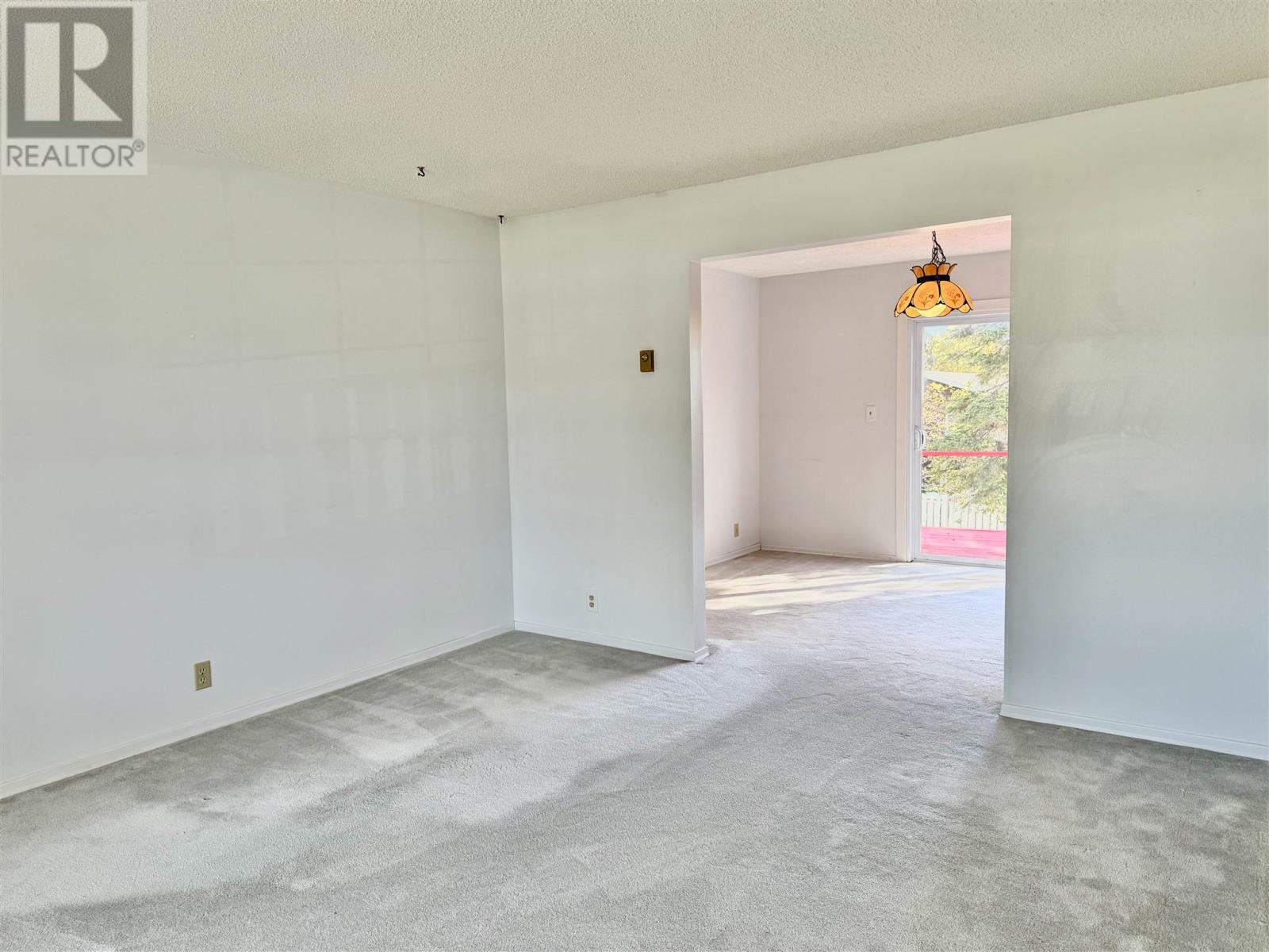 34 Laverendrye Cres, Marathon, Ontario P0T 2E0 - Photo 9 - TB251936