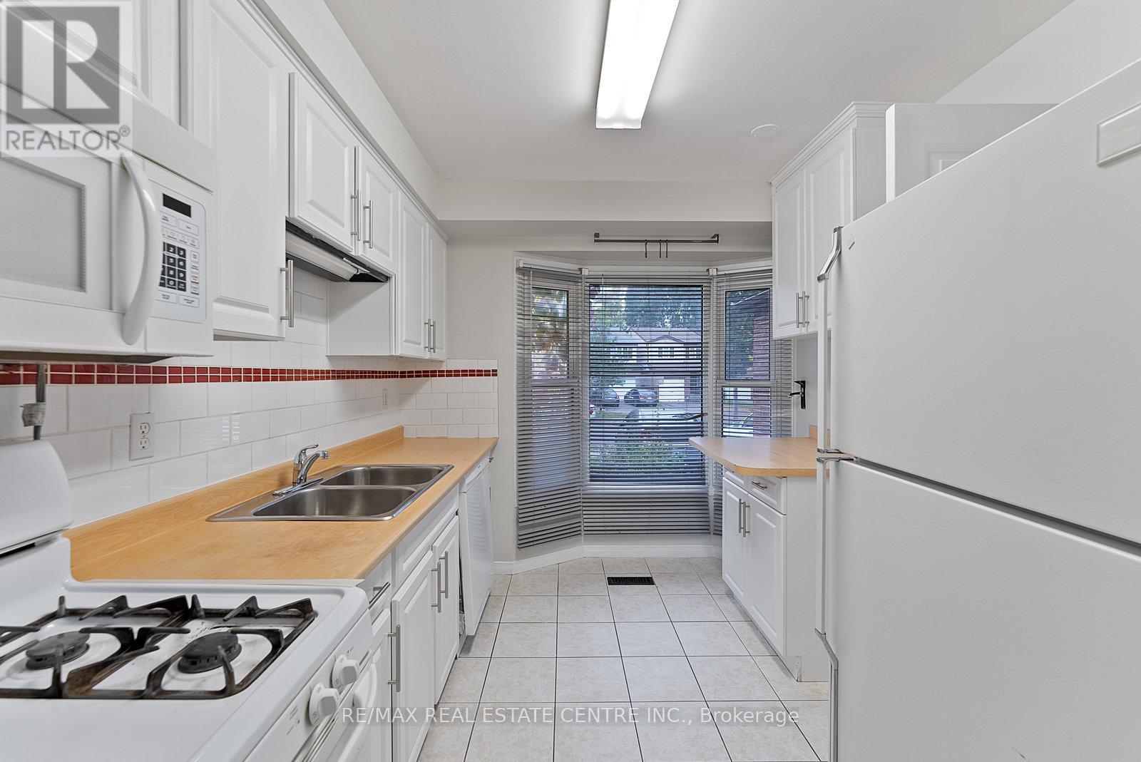 Upper - 79 Fawndale Crescent, Toronto, Ontario  M1W 2X3 - Photo 14 - E12473899