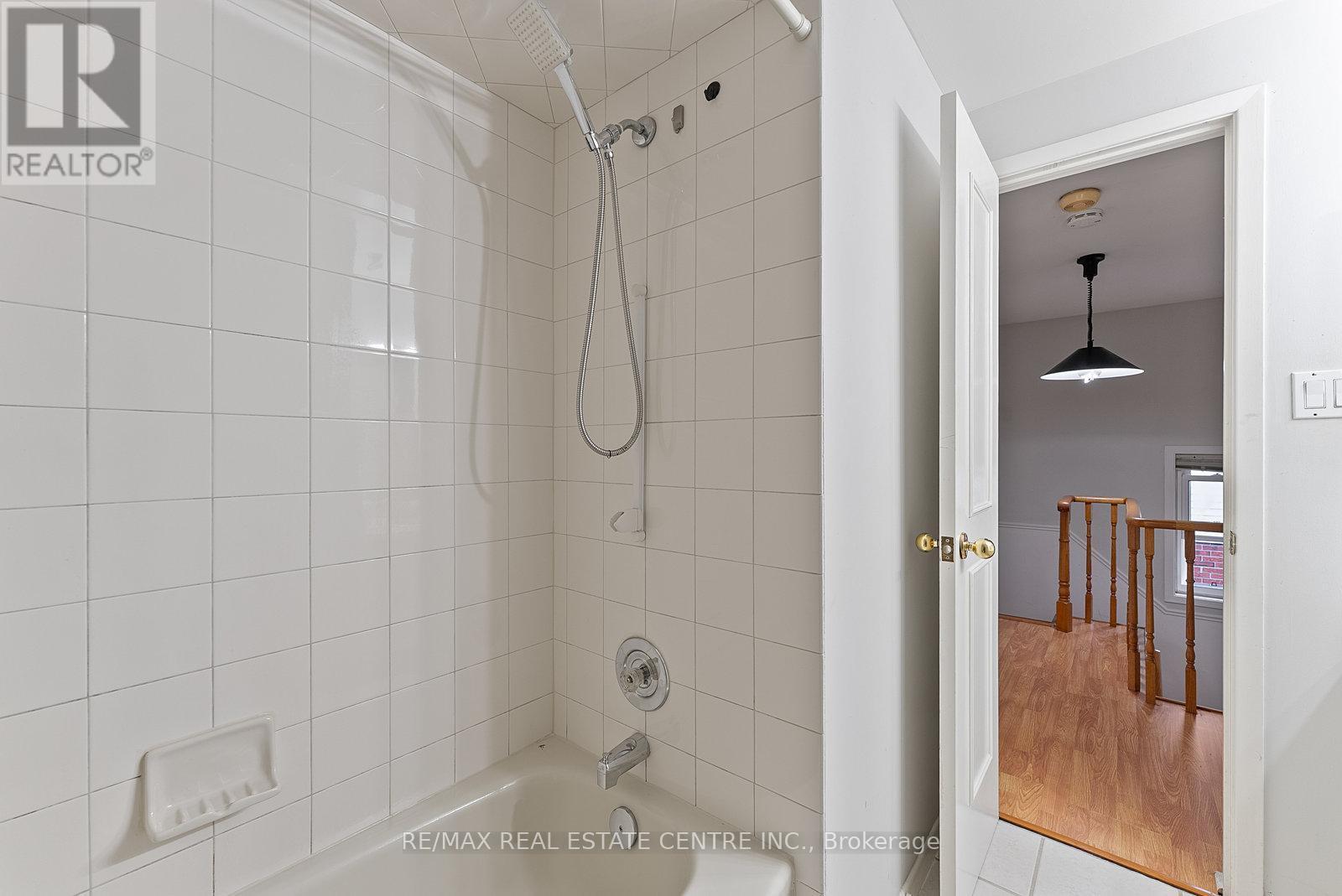Upper - 79 Fawndale Crescent, Toronto, Ontario  M1W 2X3 - Photo 34 - E12473899