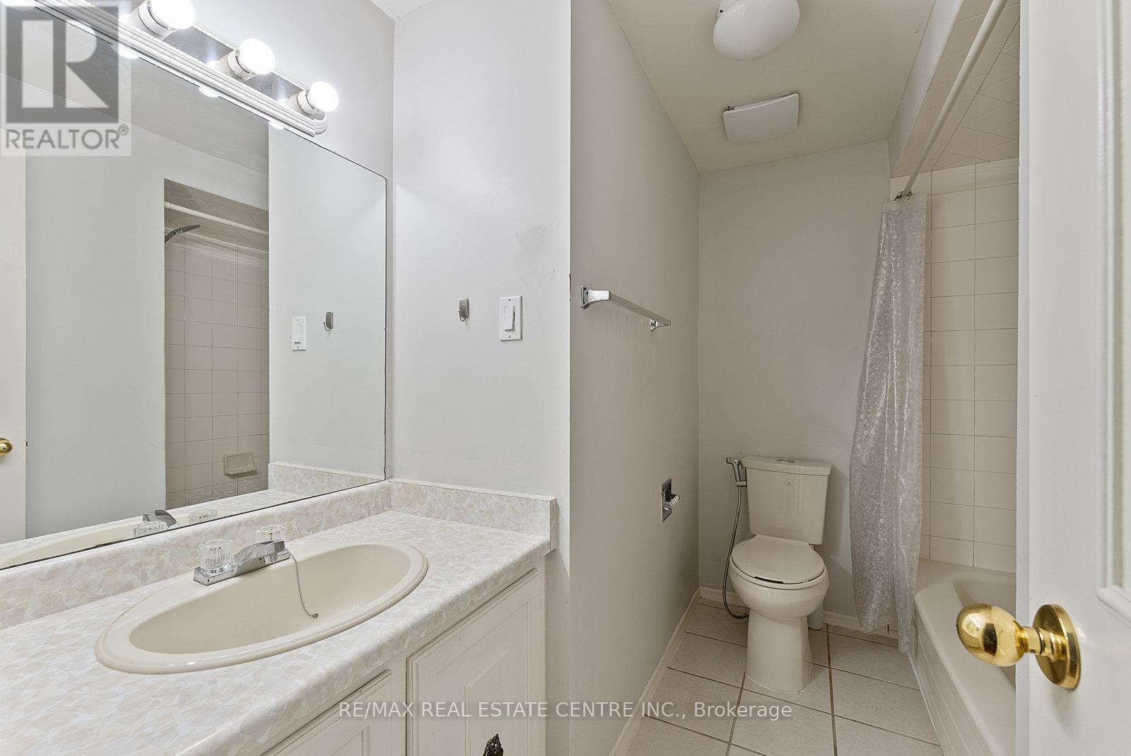 Upper - 79 Fawndale Crescent, Toronto, Ontario  M1W 2X3 - Photo 33 - E12473899