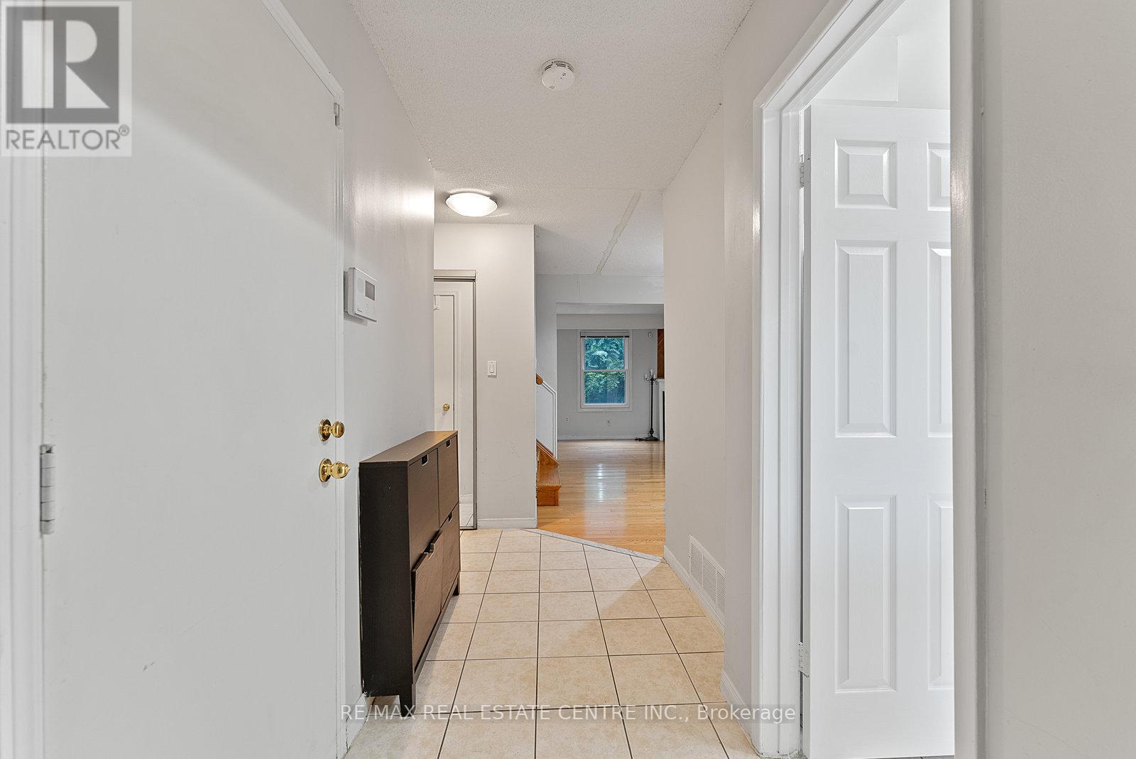 Upper - 79 Fawndale Crescent, Toronto, Ontario  M1W 2X3 - Photo 2 - E12473899