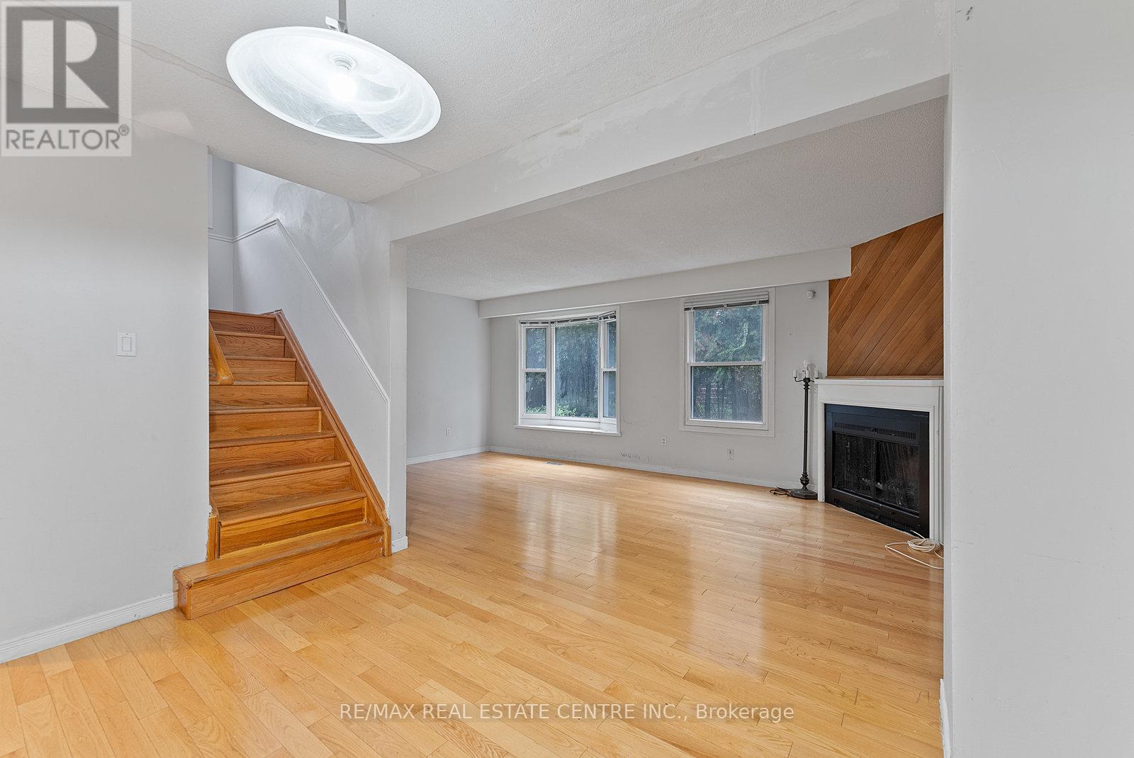 Upper - 79 Fawndale Crescent, Toronto, Ontario  M1W 2X3 - Photo 5 - E12473899