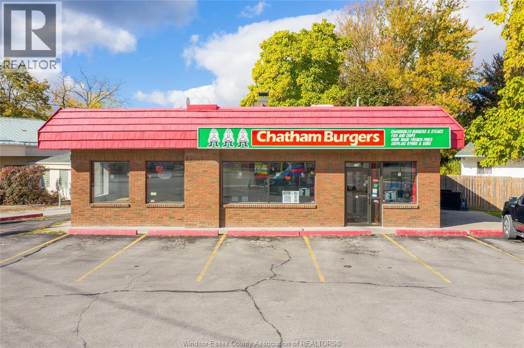 215 Grand Avenue West, Chatham, Ontario  N7L 1C3 - Photo 2 - 25026703