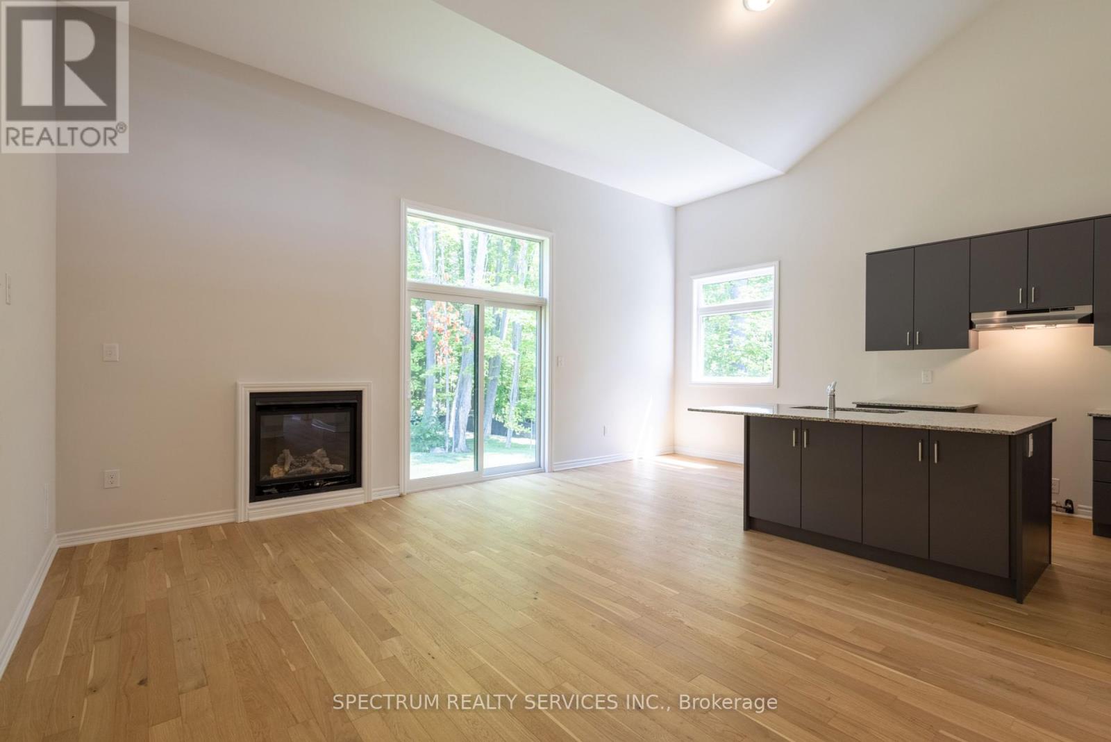 135 Marina Village Drive, Georgian Bay, Ontario  L0K 1S0 - Photo 9 - X12083668