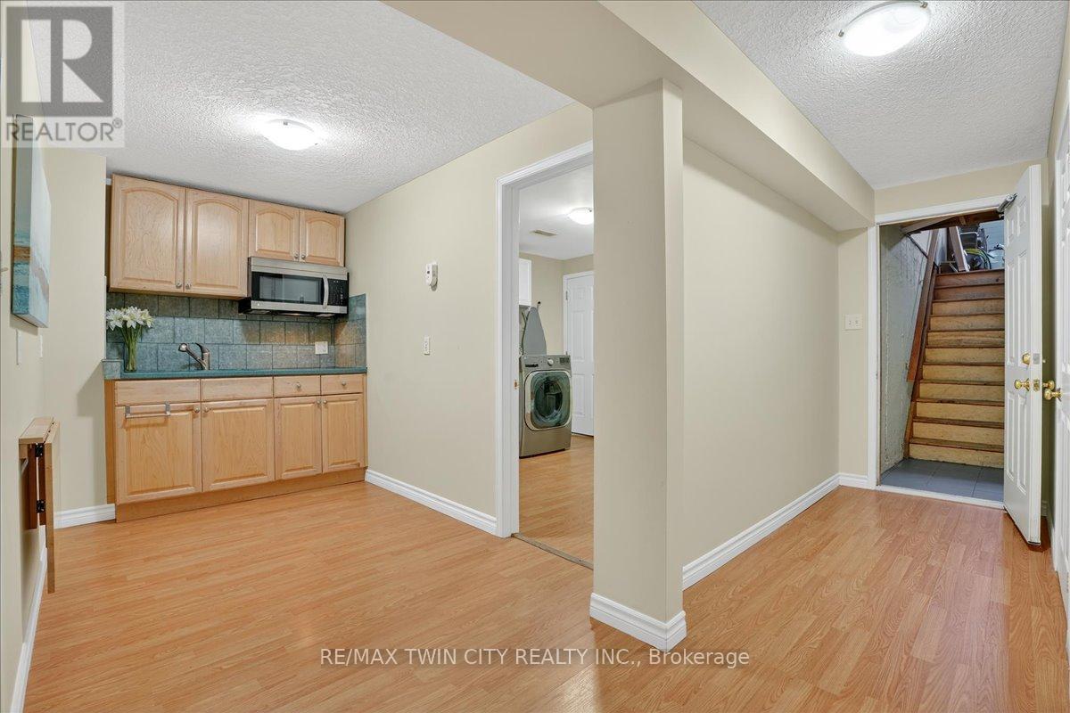 151 Reiber Court, Waterloo, Ontario  N2L 6N2 - Photo 43 - X12473784