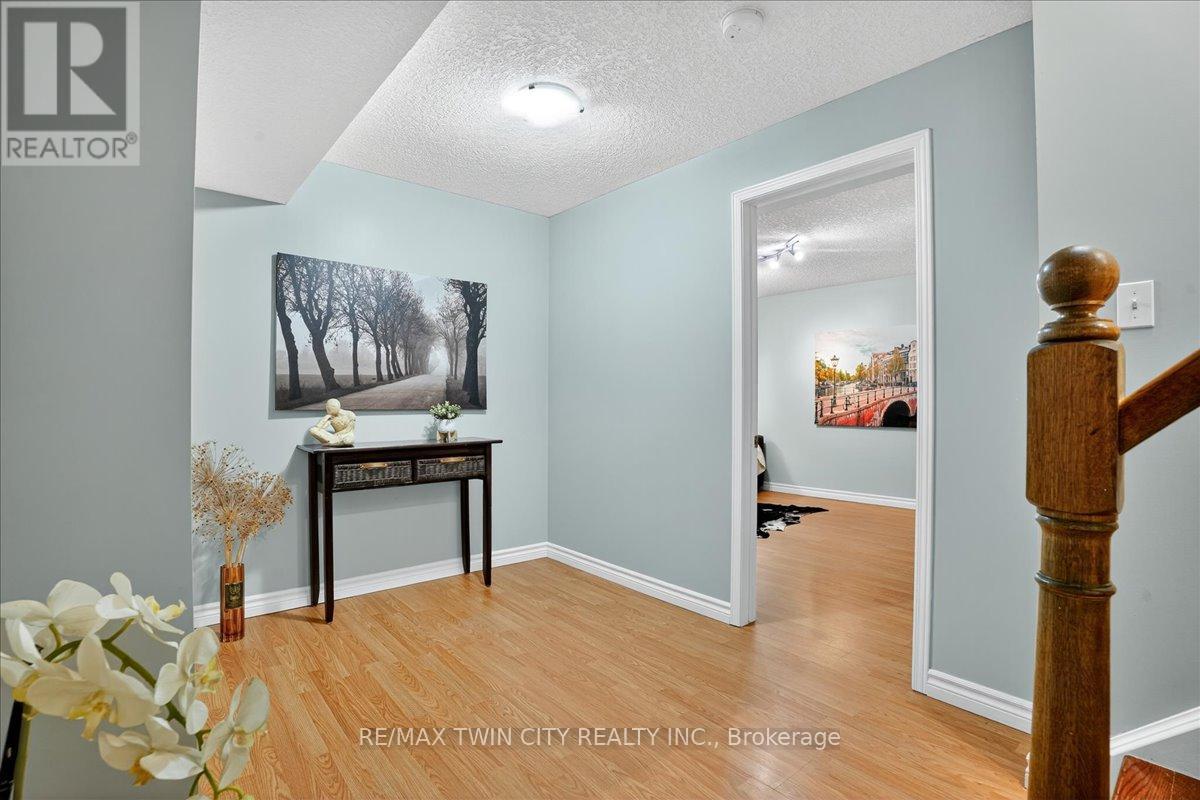 151 Reiber Court, Waterloo, Ontario  N2L 6N2 - Photo 36 - X12473784