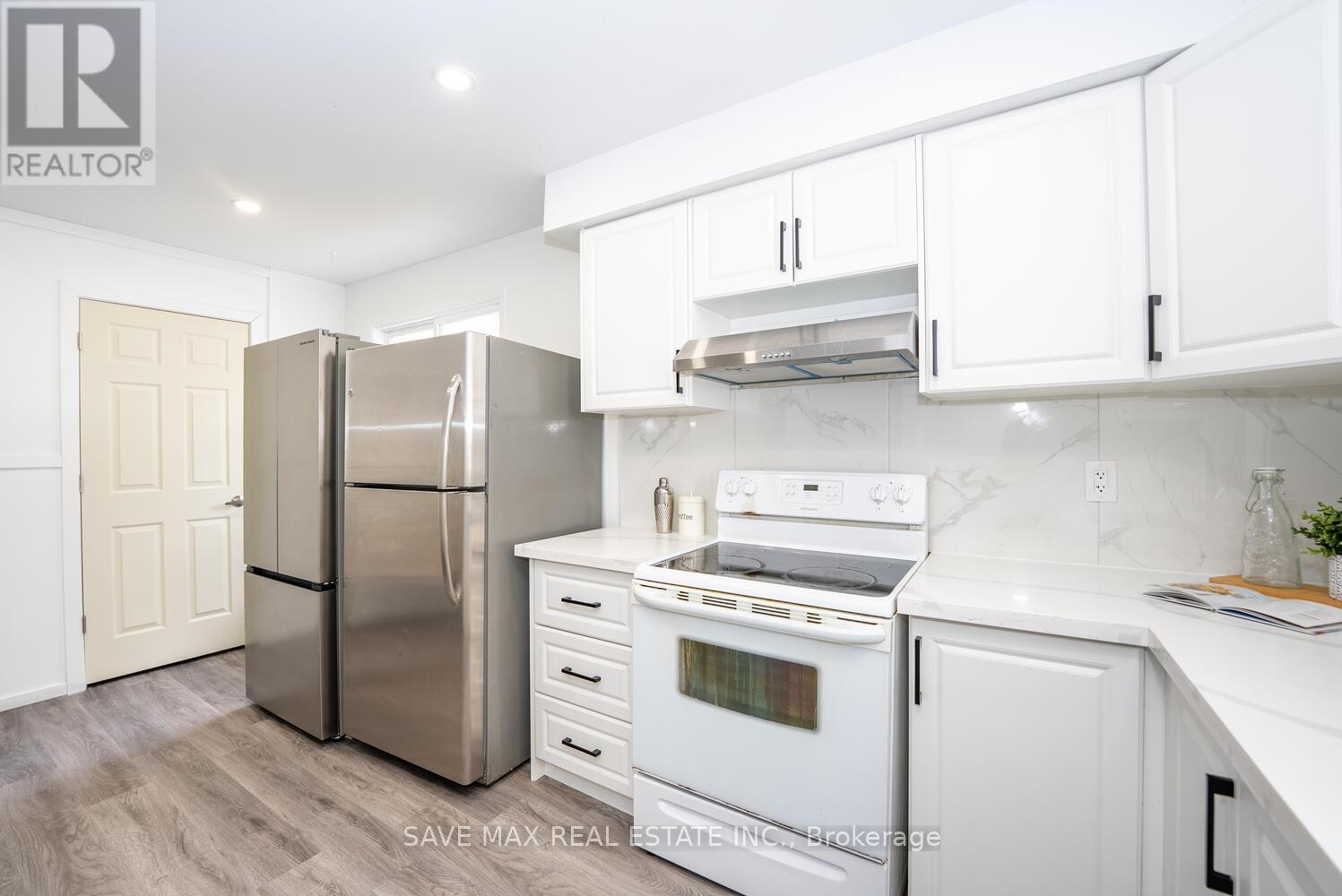 Photo 13 of 48 for 29 Renny Crescent