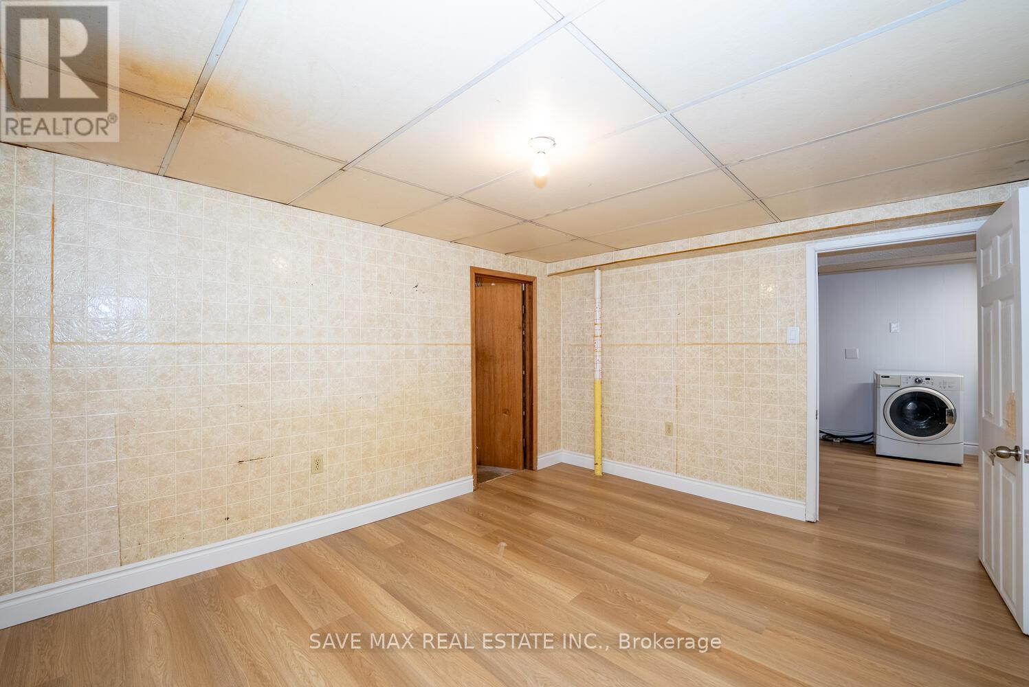 Photo 36 of 48 for 29 Renny Crescent