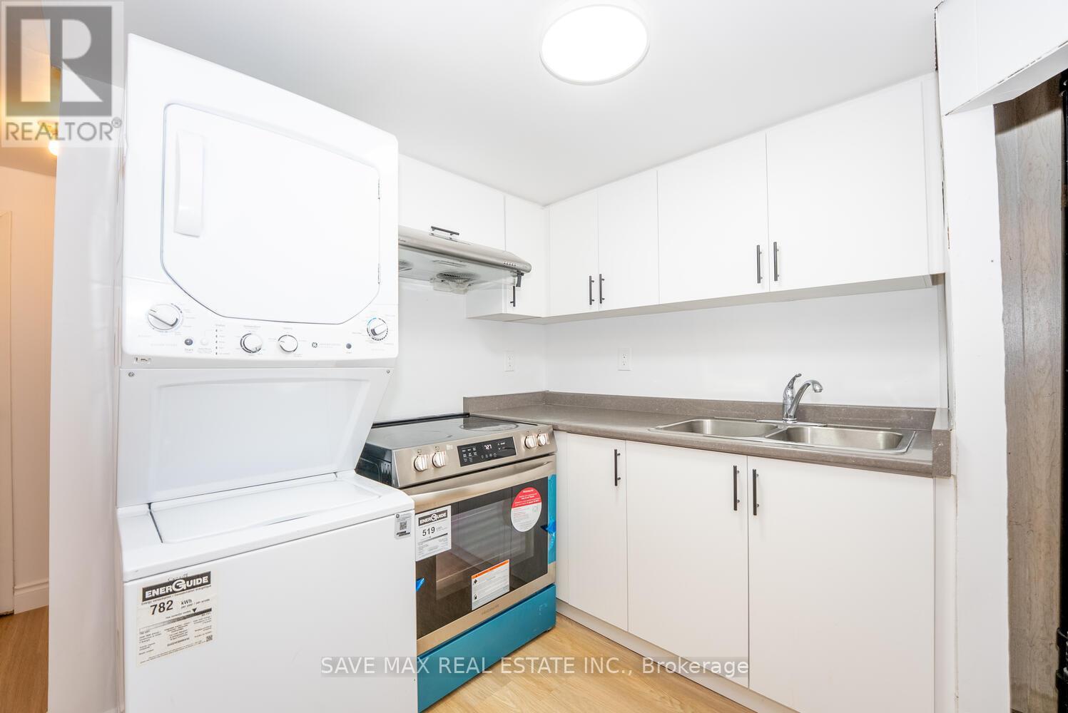 Photo 38 of 48 for 29 Renny Crescent