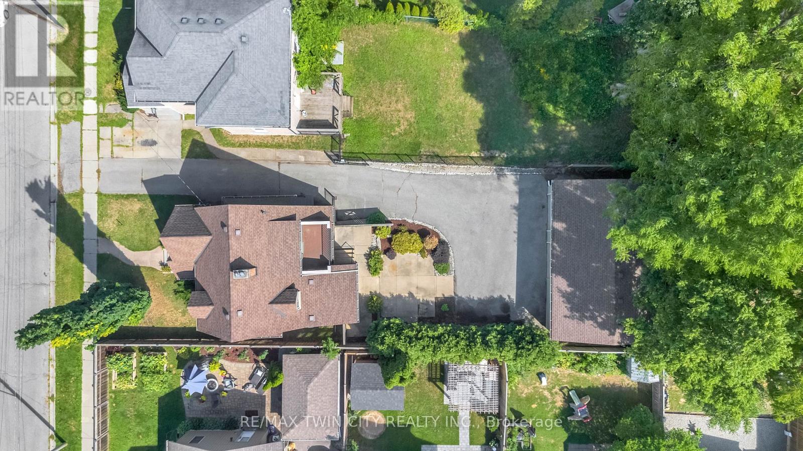 25 Broadway Street E, Brant, Ontario  N3L 2R3 - Photo 44 - X12473880