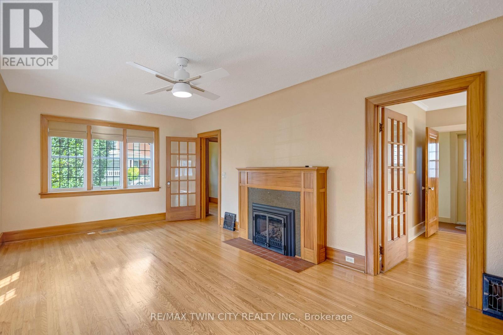 25 Broadway Street E, Brant, Ontario  N3L 2R3 - Photo 6 - X12473880