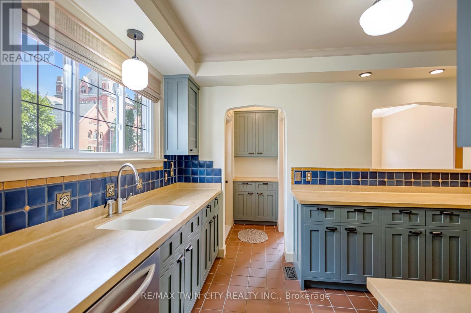 25 Broadway Street E, Brant, Ontario  N3L 2R3 - Photo 10 - X12473880