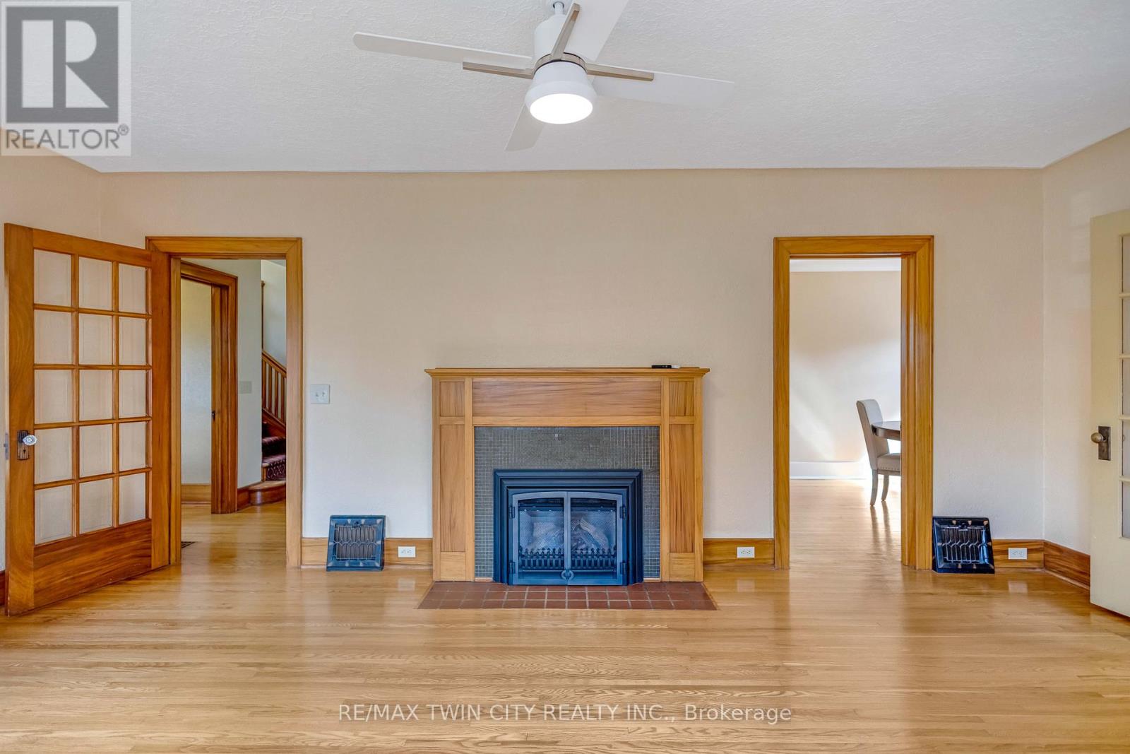 25 Broadway Street E, Brant, Ontario  N3L 2R3 - Photo 8 - X12473880