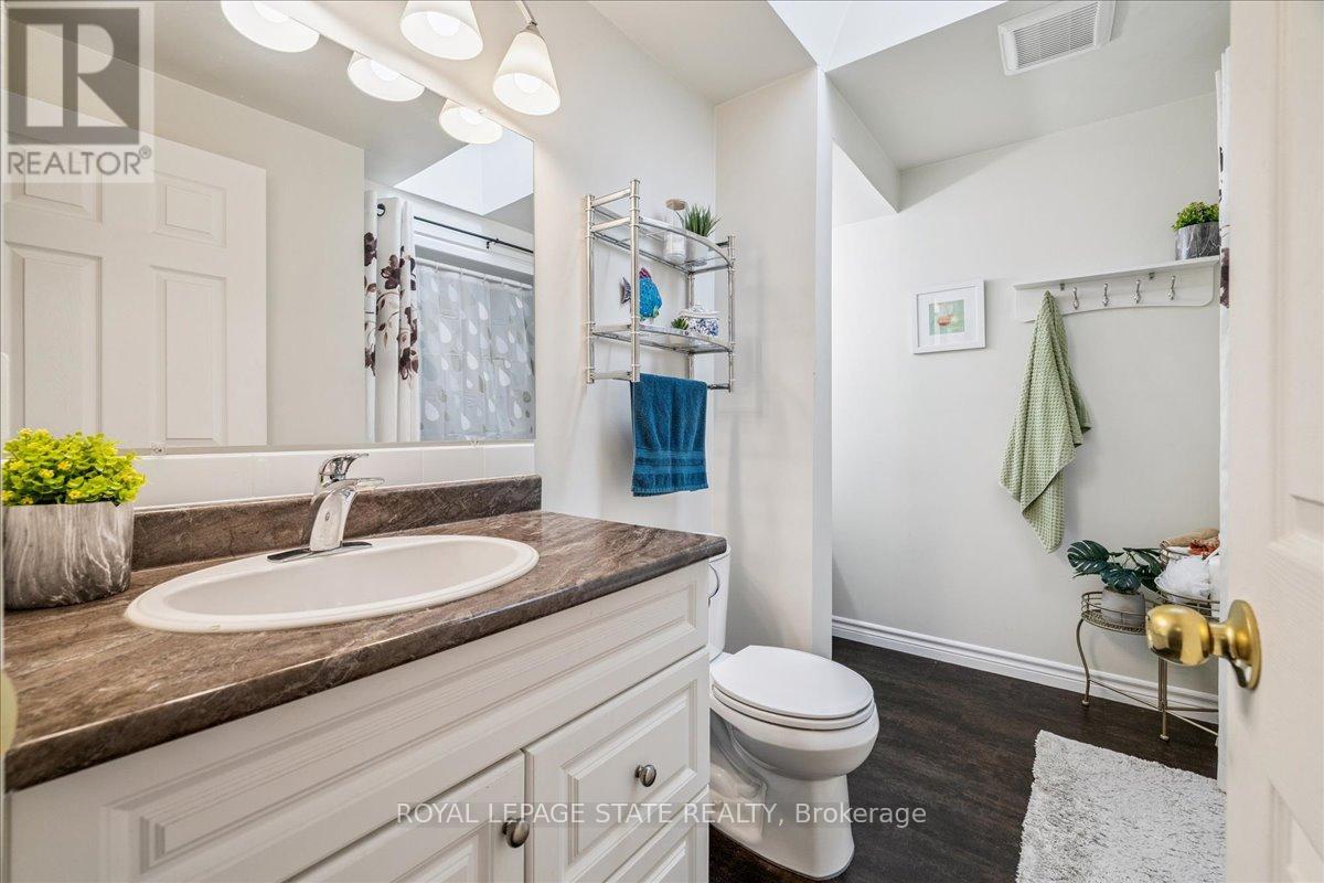 5 - 15 Ellington Avenue, Hamilton, Ontario  L8E 4P3 - Photo 33 - X12473898