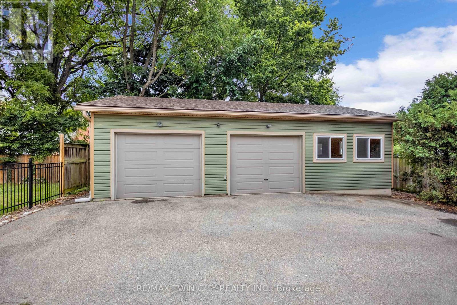 25 Broadway Street E, Brant, Ontario  N3L 2R3 - Photo 35 - X12473880